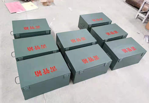 北湖炸药箱和雷管箱一般是怎么存放的？